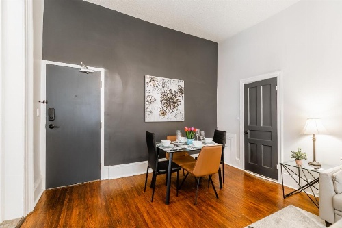 Upscale 1BR - Boutique Apartment - PRIME Downtown Location! image 9